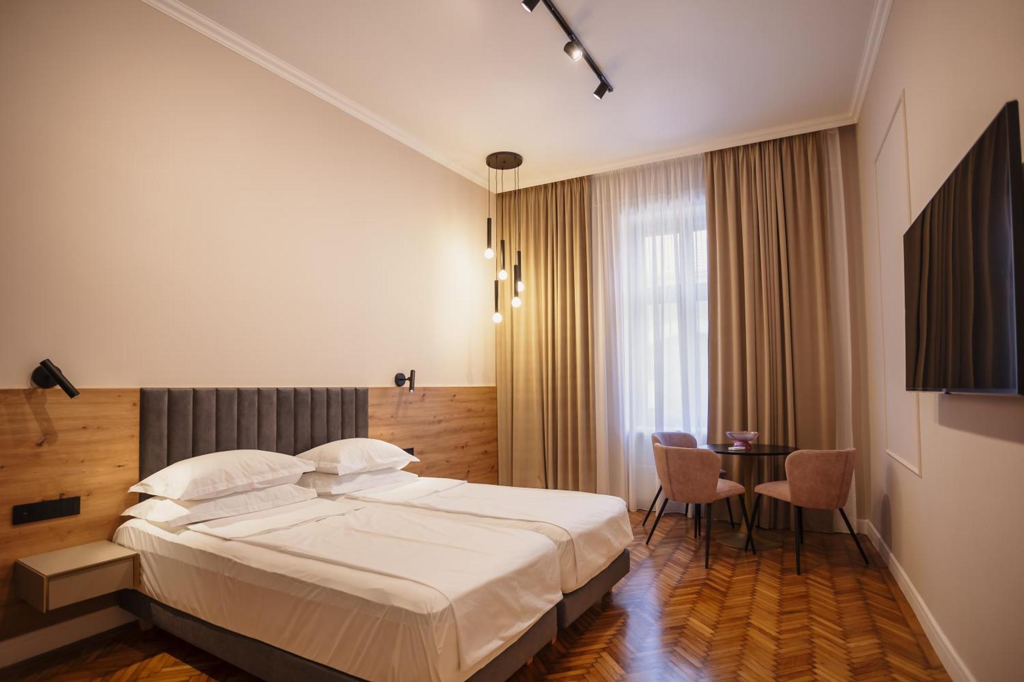 Bloom Downtown Suites Cluj-Napoca Exterior photo