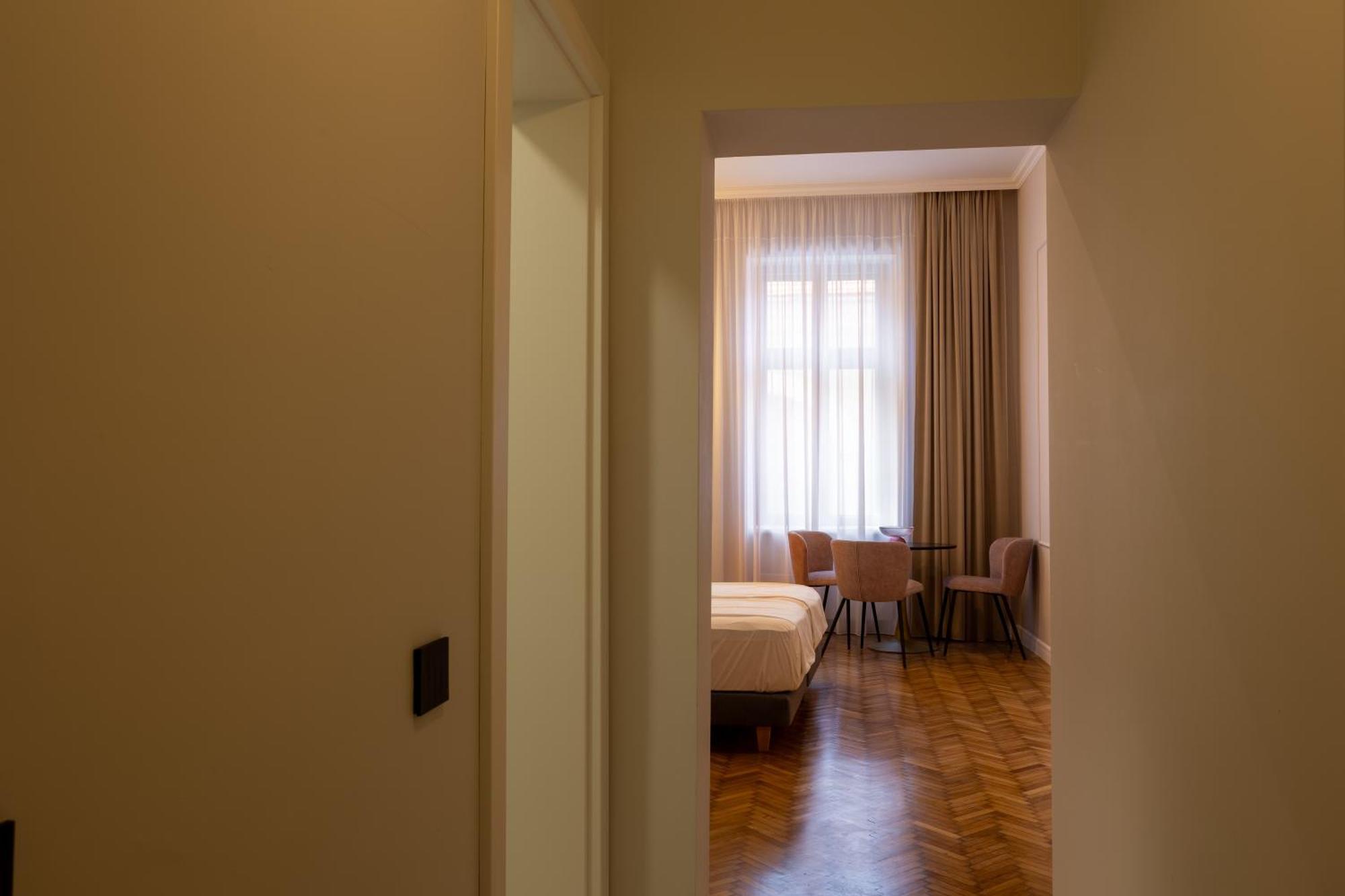 Bloom Downtown Suites Cluj-Napoca Exterior photo