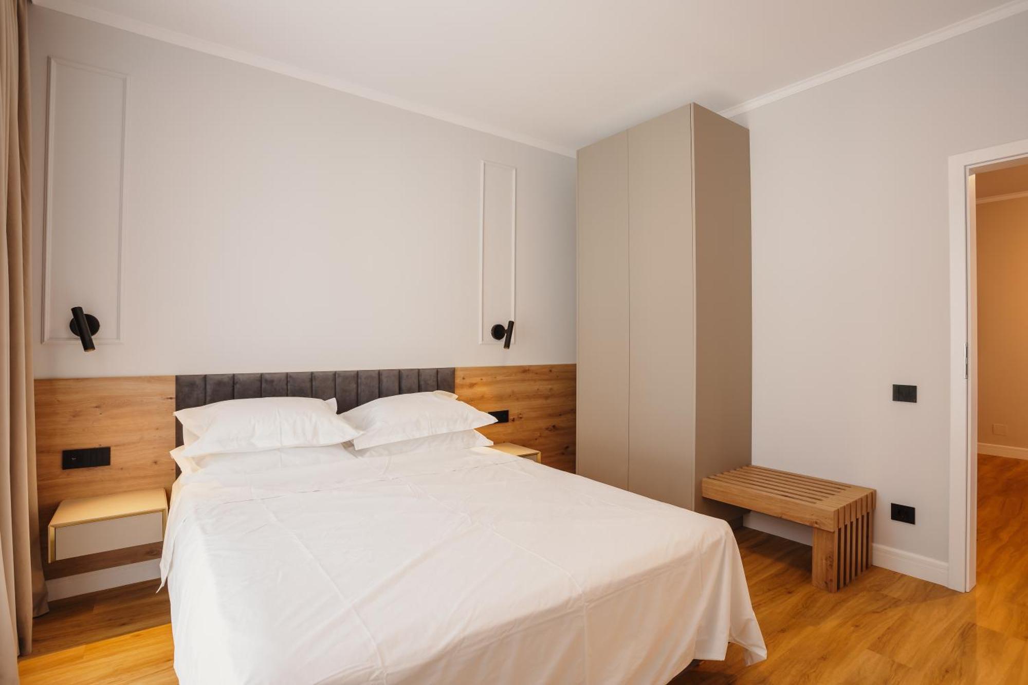 Bloom Downtown Suites Cluj-Napoca Exterior photo