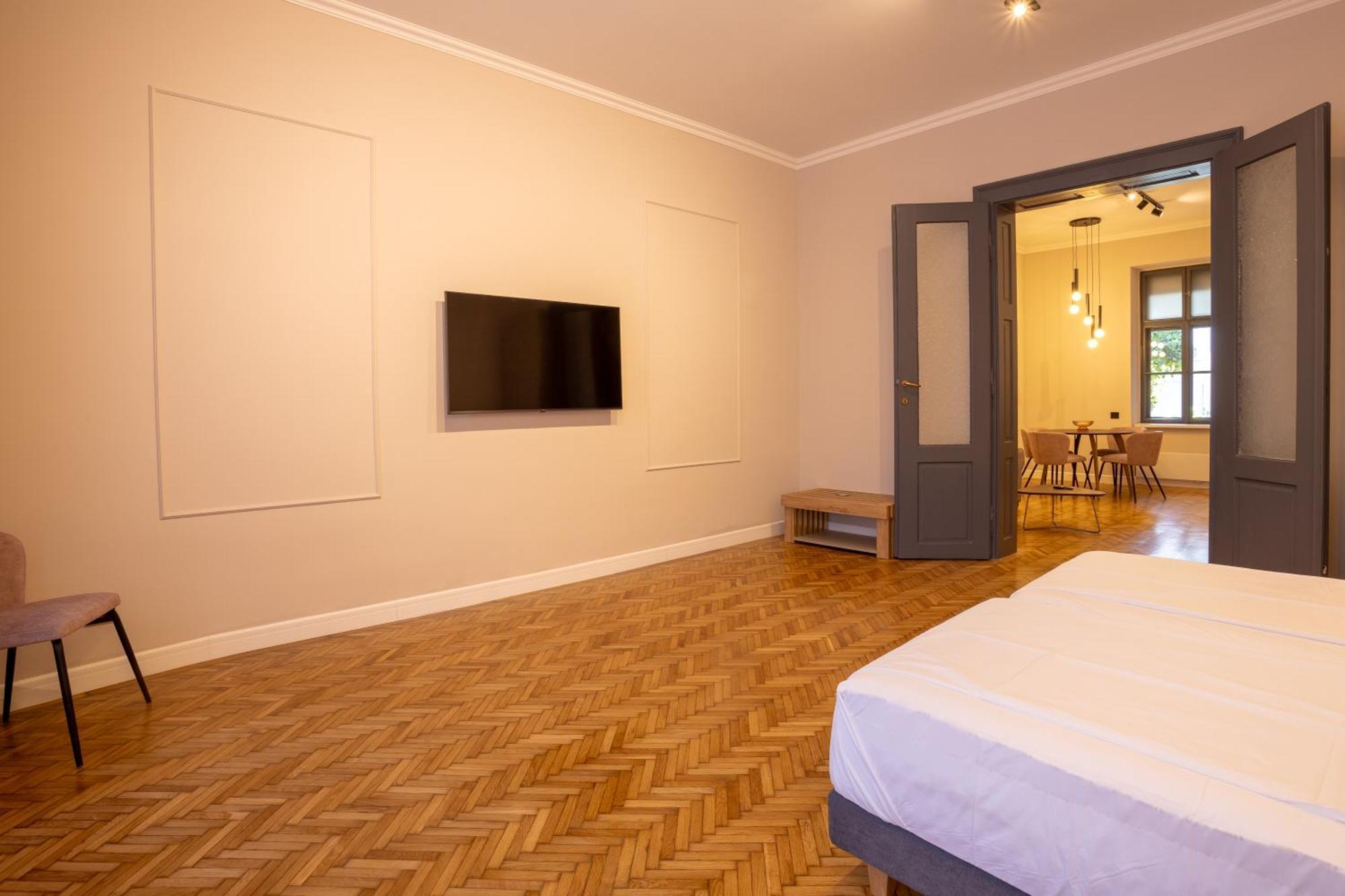 Bloom Downtown Suites Cluj-Napoca Exterior photo