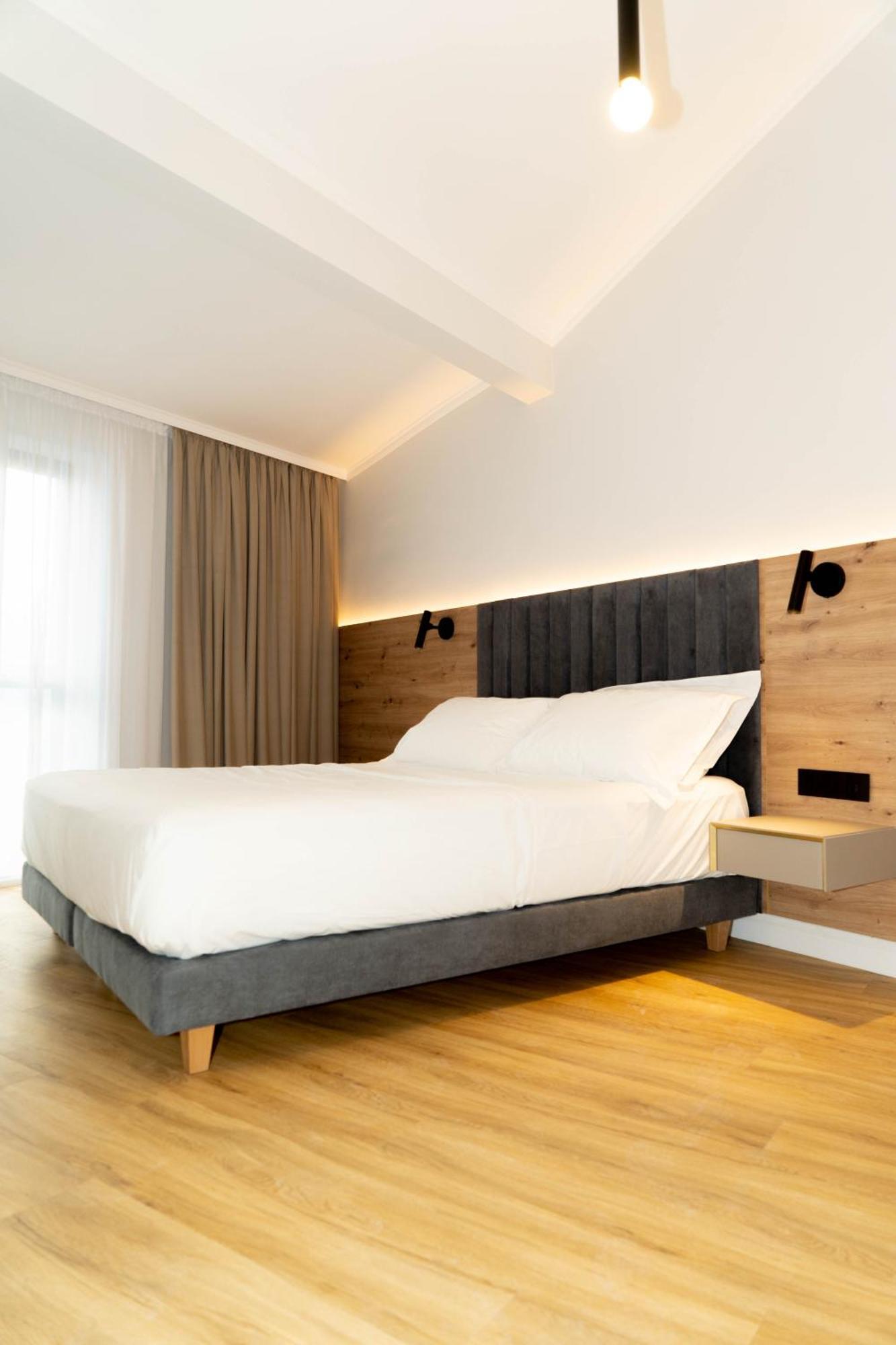 Bloom Downtown Suites Cluj-Napoca Exterior photo