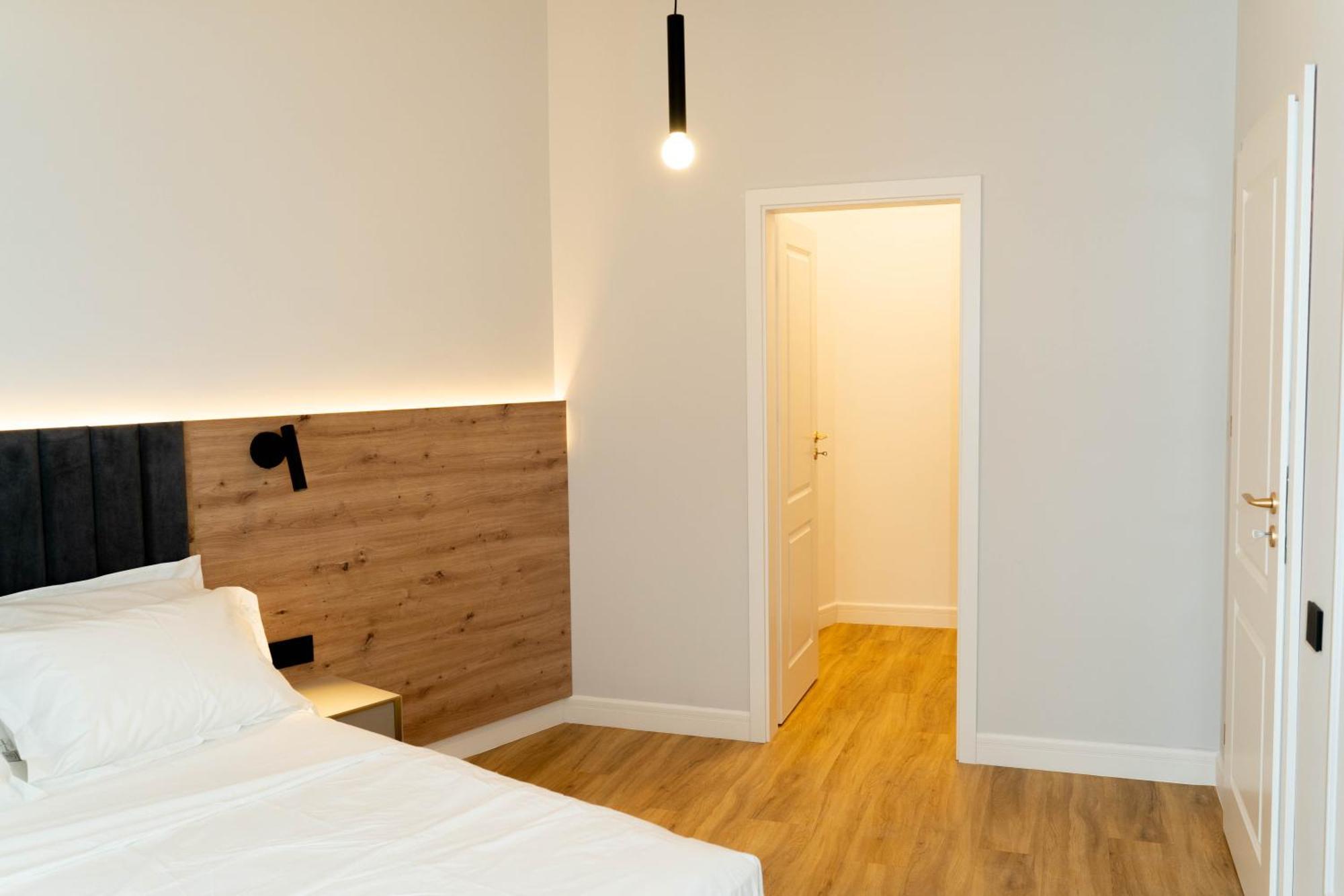Bloom Downtown Suites Cluj-Napoca Exterior photo